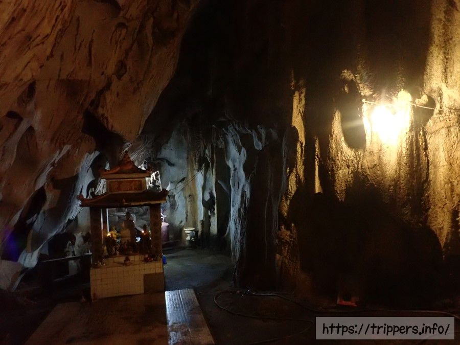 Huyen Vi Cave