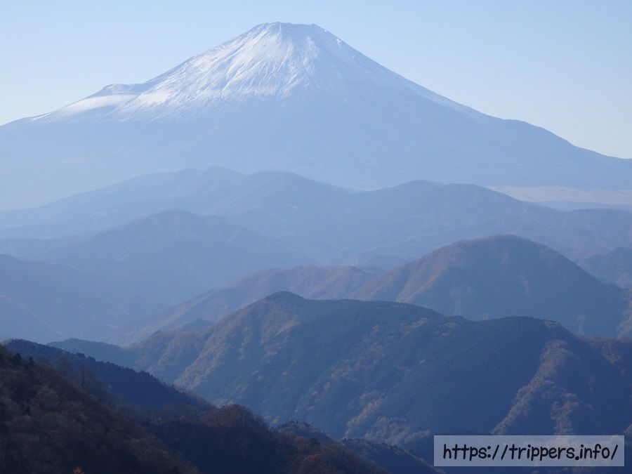 鍋割山の山頂から見た富士山